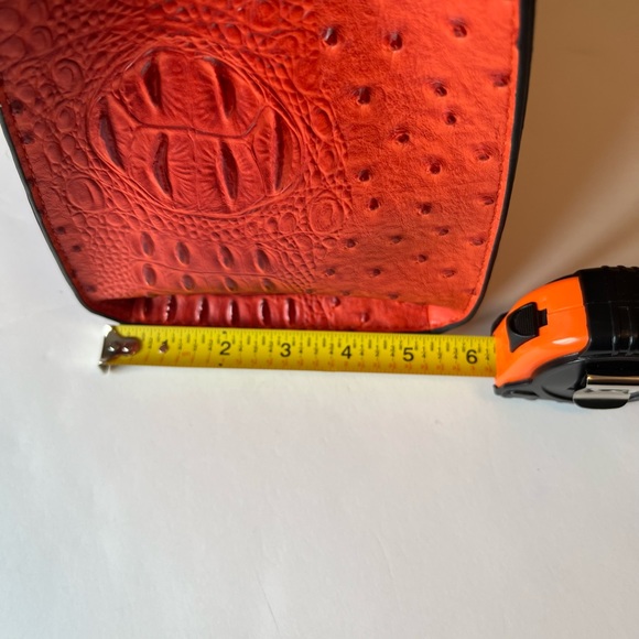 NWOT 4 piece handbag/tote set with straps in Faux Crocodile- ORANGY-RED - NEW - Picture 6 of 13